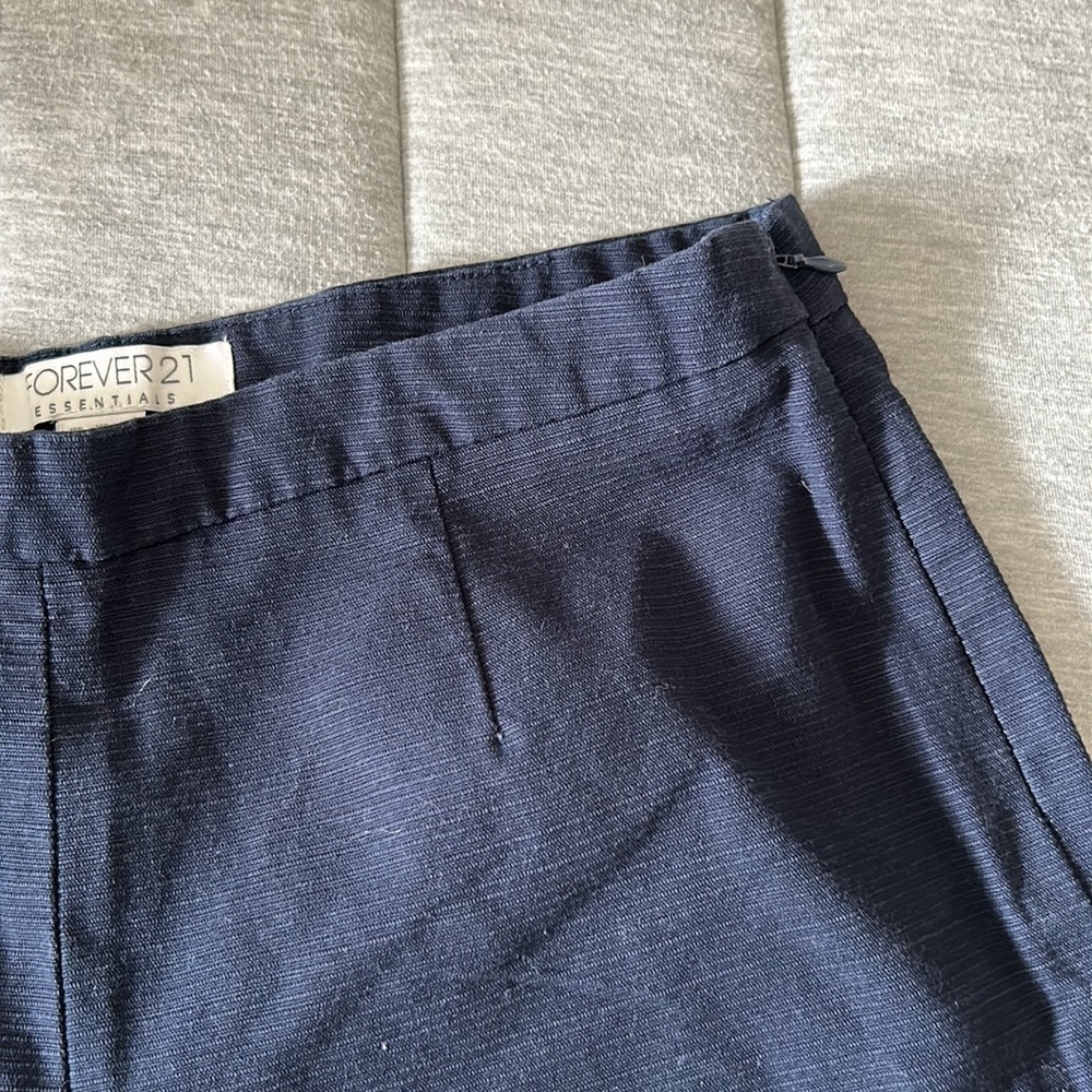 Shorts - Picture 3 of 4